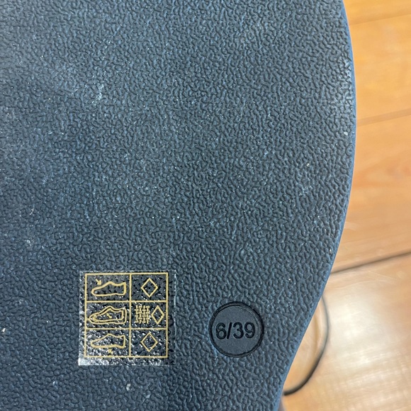 (405) “LONDON REBEL BLACK BOOTS” - Picture 7 of 10